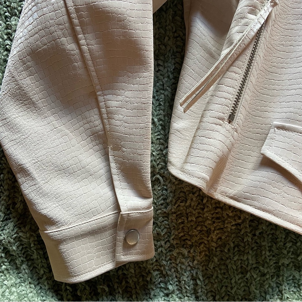 12th Tribe ⭐️NWT Vegan Croc Textured Cropped Moto Jacket - Picture 7 of 13